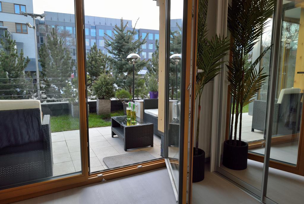 Garden Apartment Cracow- Shopping Mall 1Min, Underground Parking, Family Friendly, City Center Krasków Eksteriør bilde